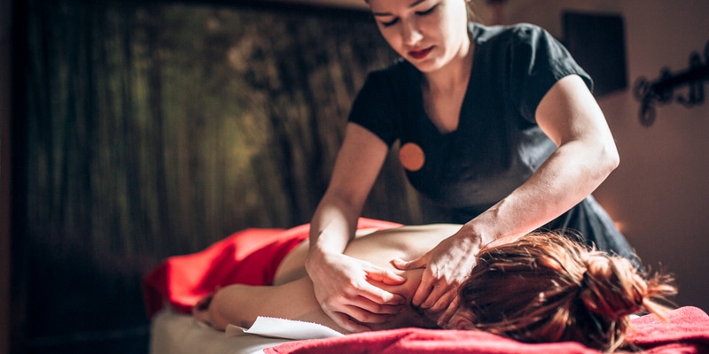 The Incredible Benefits Of Aromatherapy Massage